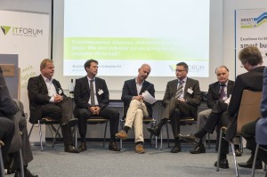 Paneldiskussion mit Herr Friedrich Vollmar, Herr Thomas Kaiser, Moderator Herr Kai Uwe Weidlich, Herr Otto schhell und Herr Dr. Gunter Kegel (von links nach rechts)